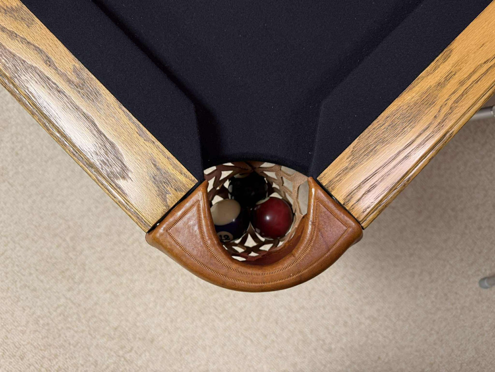 LIKE-NEW BRUNSWICK OLHAUSEN SOLID OAK POOL TABLE – FULL ACCESSORY SET!
